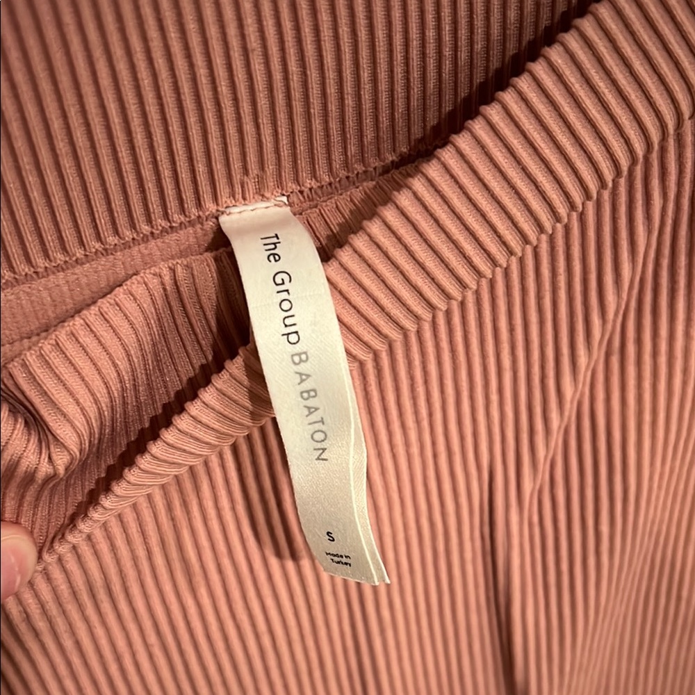 ARITZIA • The Group by BABATON Cropped Ribbed Top and Seamless Legging Set NWOT - Picture 5 of 5